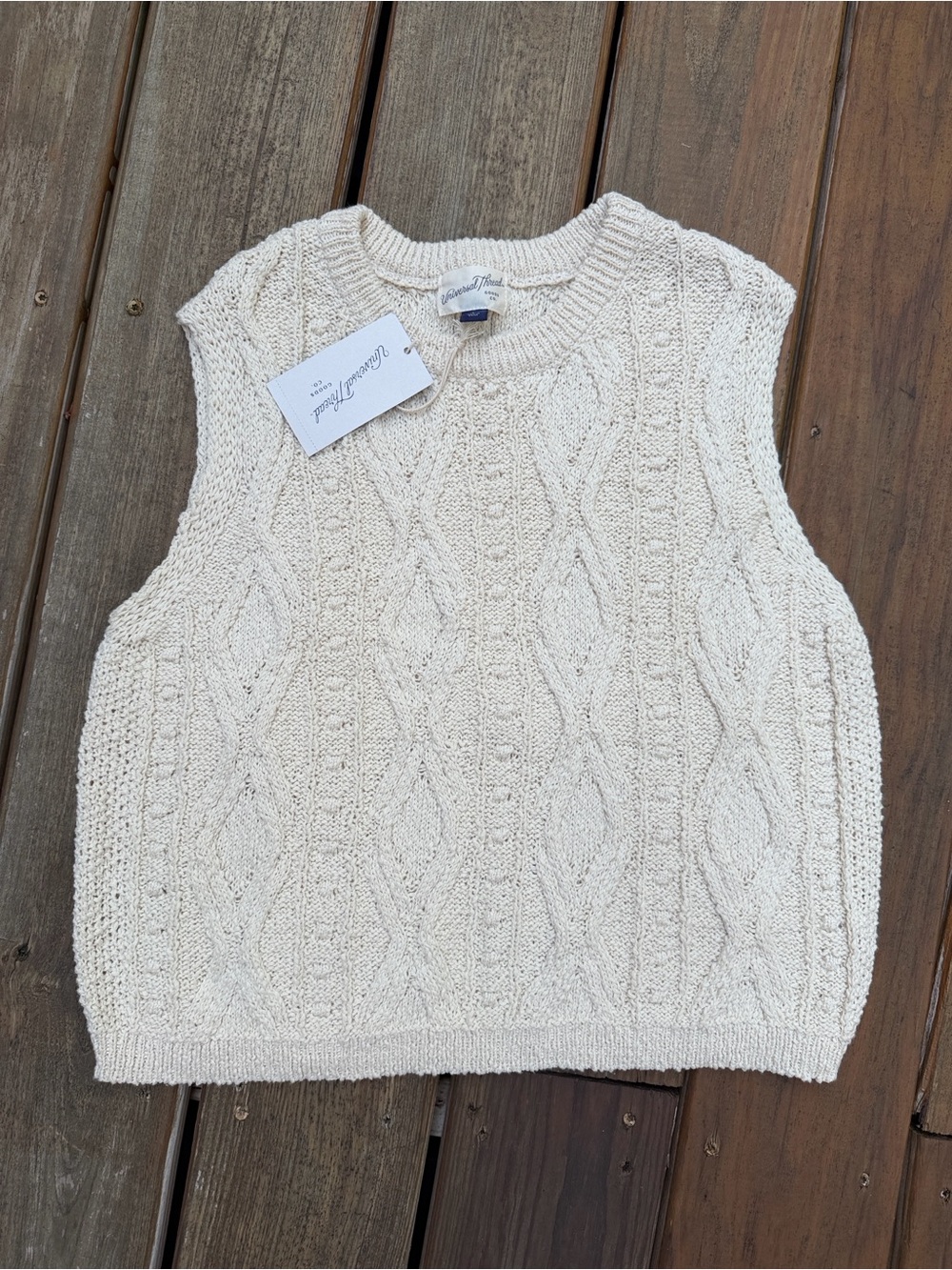 Universal Thread Cream Cable Knit Sleeveless Sweater Vest Large NWT